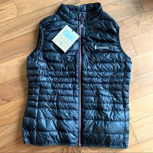 SOLD] COTOPAXI Goose Down Zip Women’s Vest Raven M